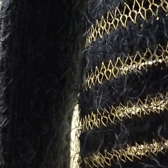 Lightweight Sweater - Picture 4 of 4